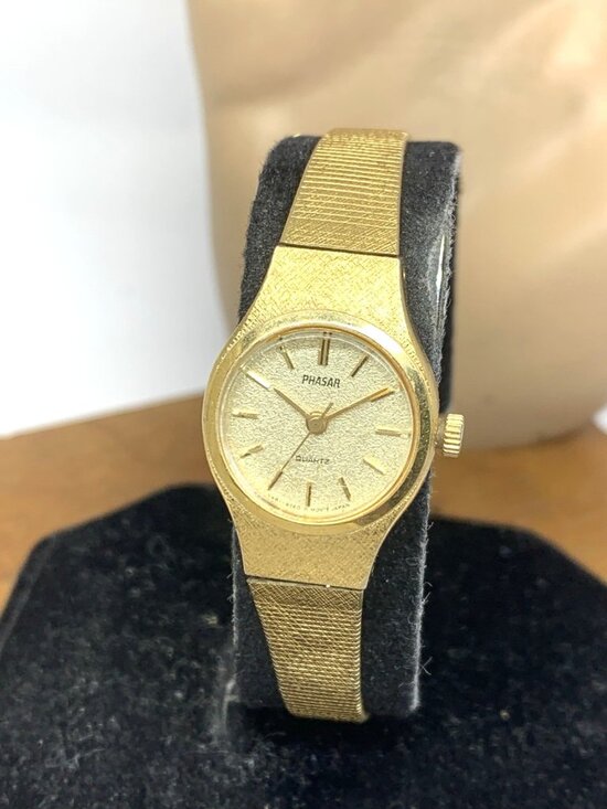 Pulsar Women\'s Watch Y481-1100 Vintage Quartz Gold Dial Stainless Steel 19mm